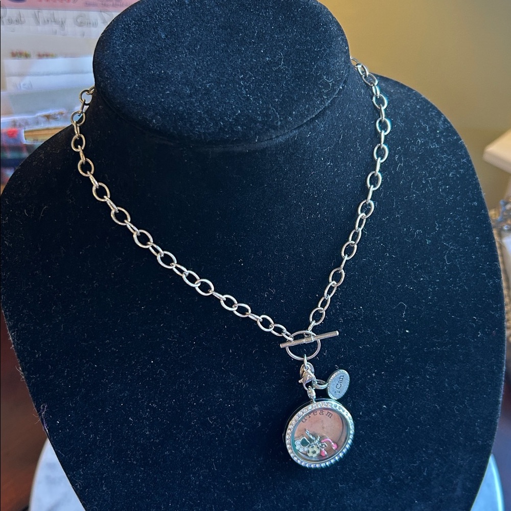 Origami Owl charm memory Locket floating magnetic closure necklace choker euc